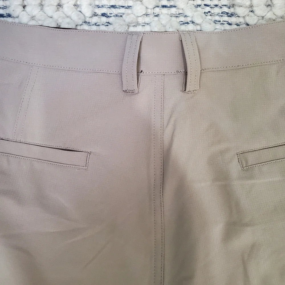 NWT Magaschoni Men's Classic Fit Stretch Shorts Resortwear Travel Tan Size 34